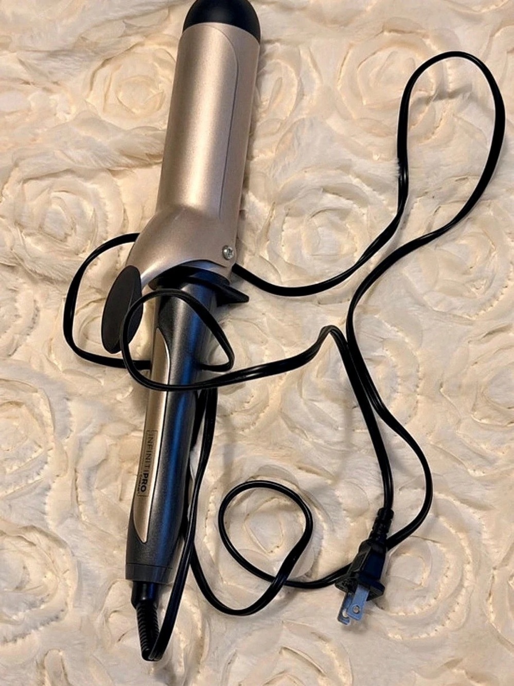 Infiniti Pro curling iron Black & Gold